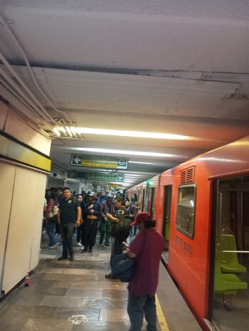 Las personas fueron desalojadas de