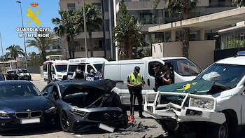 Dos detenidos tras una persecución y chocar su coche contra otro de la Guardia Civil