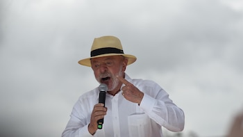 Lula afirma que Trump y EEUU "perderán" si "meten la mano" en las elecciones brasileñas