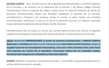 Fragmento de un documento judicial mecanografiado con texto en negro sobre fondo blanco y un párrafo sombreado en color azul claro