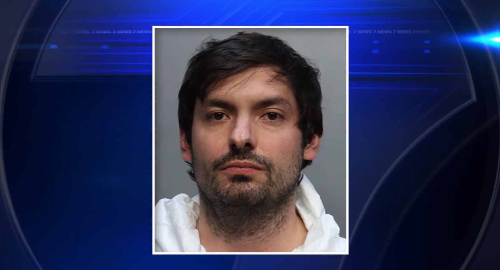 NBC South Florida identificó al detenido como Stefano Cremasco-Cicero, de 36 años, y señaló que enfrenta un cargo de asesinato en segundo grado con un arma (Captura de video)