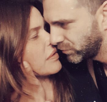 Nazarena junto a Santiago Caamaño,