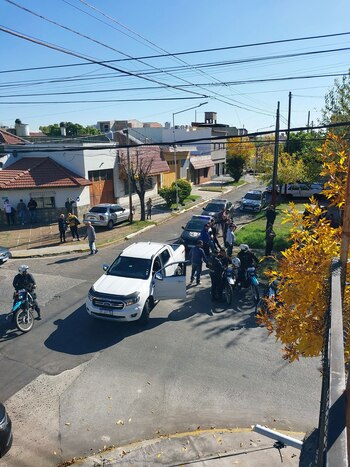 Un delincuente recibió dos impactos