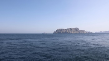 Irán anuncia que vuelve a restringir el paso por Ormuz por el incumplimiento del alto el fuego de EEUU