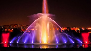 Los mejores planes gratuitos en Madrid para el último fin de semana de verano: desde un gran espectáculo en una fuente gigante hasta parques y exposiciones