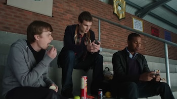 Chronicle muestra a tres jóvenes