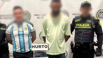 Policía capturó en Barranquilla a pareja que intentó comprar ‘a precio de huevo’ varios productos en almacén: cambió las etiquetas para pagar menos