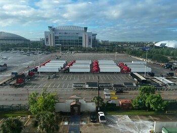 Taylor Swift habría dado 100