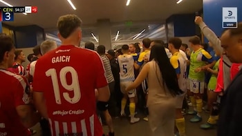 El escándalo que interrumpió la Supercopa Internacional: la pelea entre los jugadores Rosario Central y Estudiantes en el túnel