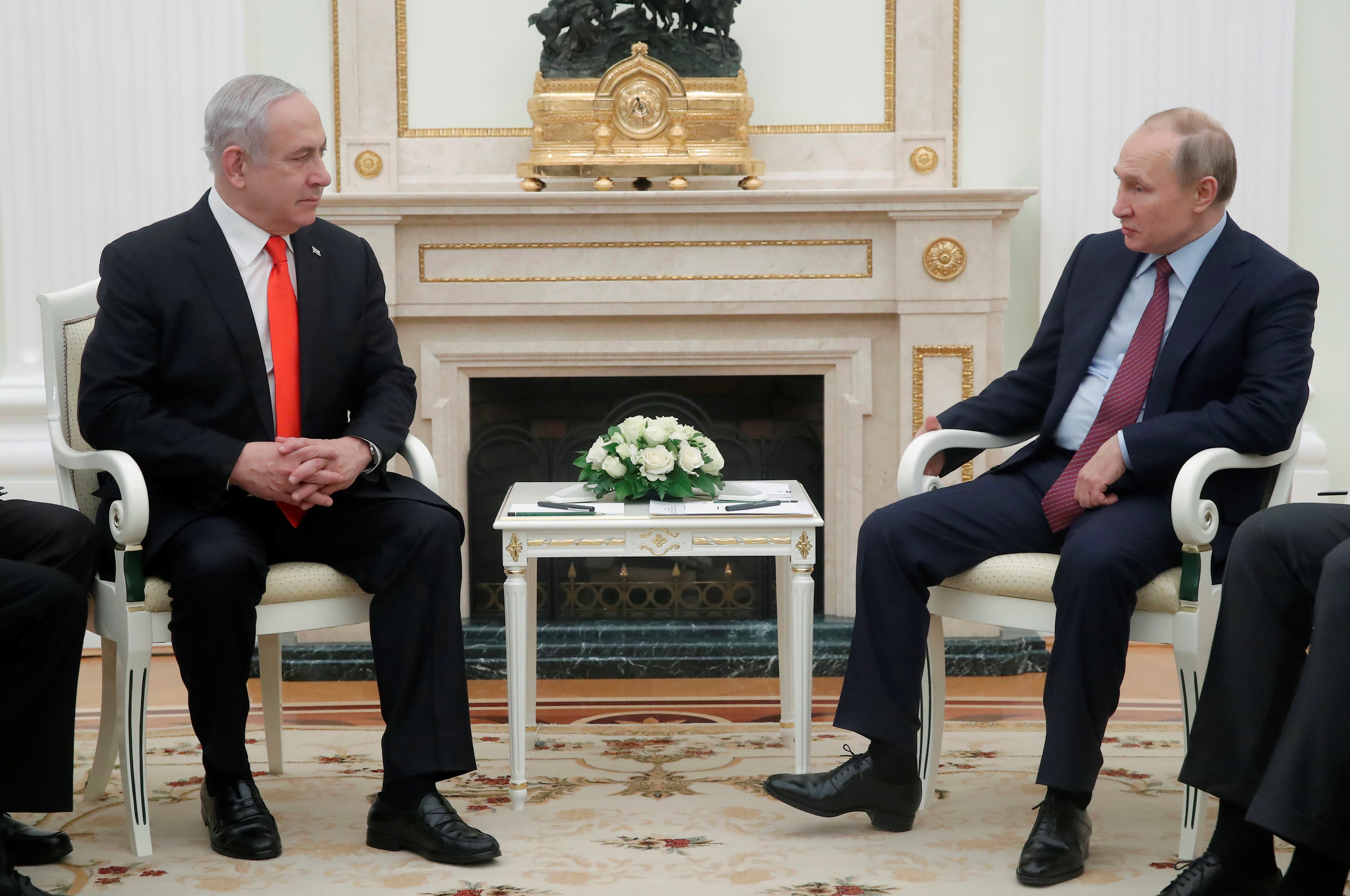 Netanyahu y Putin, durante un encuentro en el Kremlin en enero de 2020 (REUTERS/Maxim Shemetov)