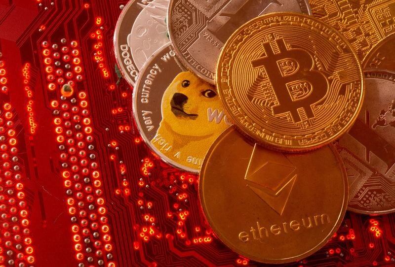 Una representación de las criptomonedas. (REUTERS/Dado Ruvic/Illustration/File Photo)