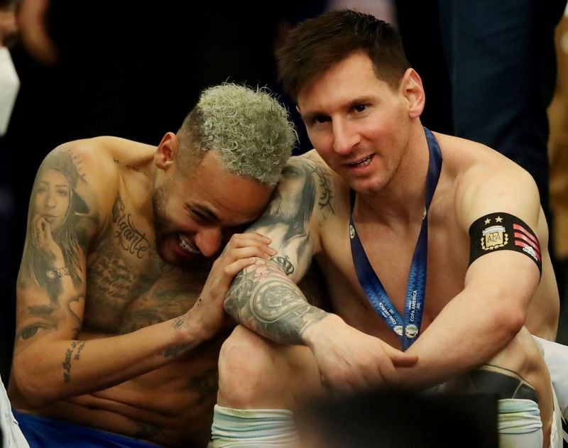 El brasileño Neymar y el argentino Lionel Messi tras la final de la Copa América (REUTERS/Ricardo Moraes)