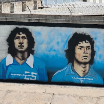 Mural de Jorge El Mágico González con la Chelona Rodríguez - Plan Cero Ocio El Salvador