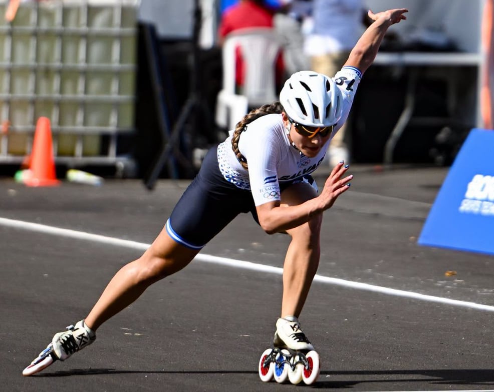 Velocidad y gloria: Ivonne Nóchez vuelve a hacer historia y viste a El Salvador de oro en Santo Domingo 2026