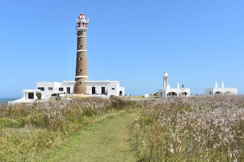 ARCHIVO - La construcción del faro dio algo más de seguridad a la navegación en torno a Cabo Polonio. Foto: Ute Müller/dpa
