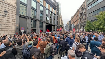 Los manifestantes de Sol se traladan frente al Congreso: "¿Dónde está el Gobierno progresista?"