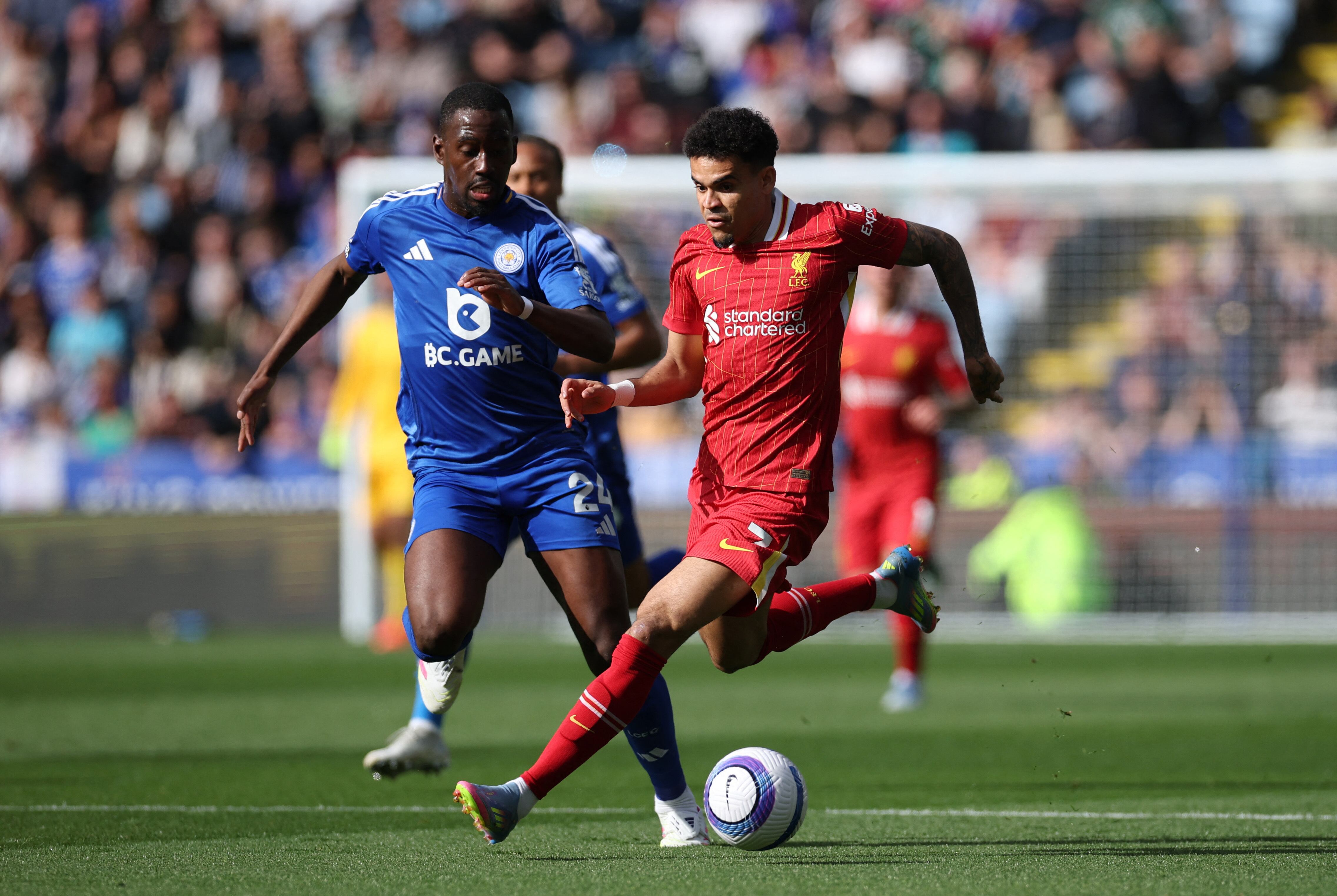 Pese a que Luis Díaz fue vinculado con una posible salida del Liverpool, desde Inglaterra aseguran que quieren contar con el colombiano - crédito Phil Noble / REUTERS