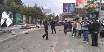 El chofer de la volcadora tuvo lesiones leves (Foto: Twitter C5 CDMX)