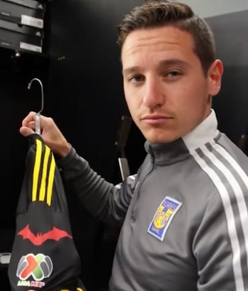 Tigres promocionó la película de Batman