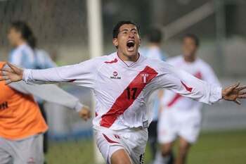 Johan Fano anotó recordado empate entre Perú y Argentina en las Eliminatorias Sudáfrica 2010.