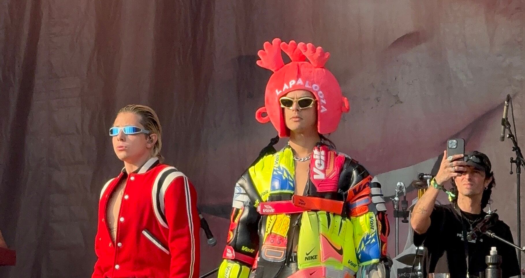 Ca7riel y Paco Amoroso brillaron en Lollapalooza Chicago