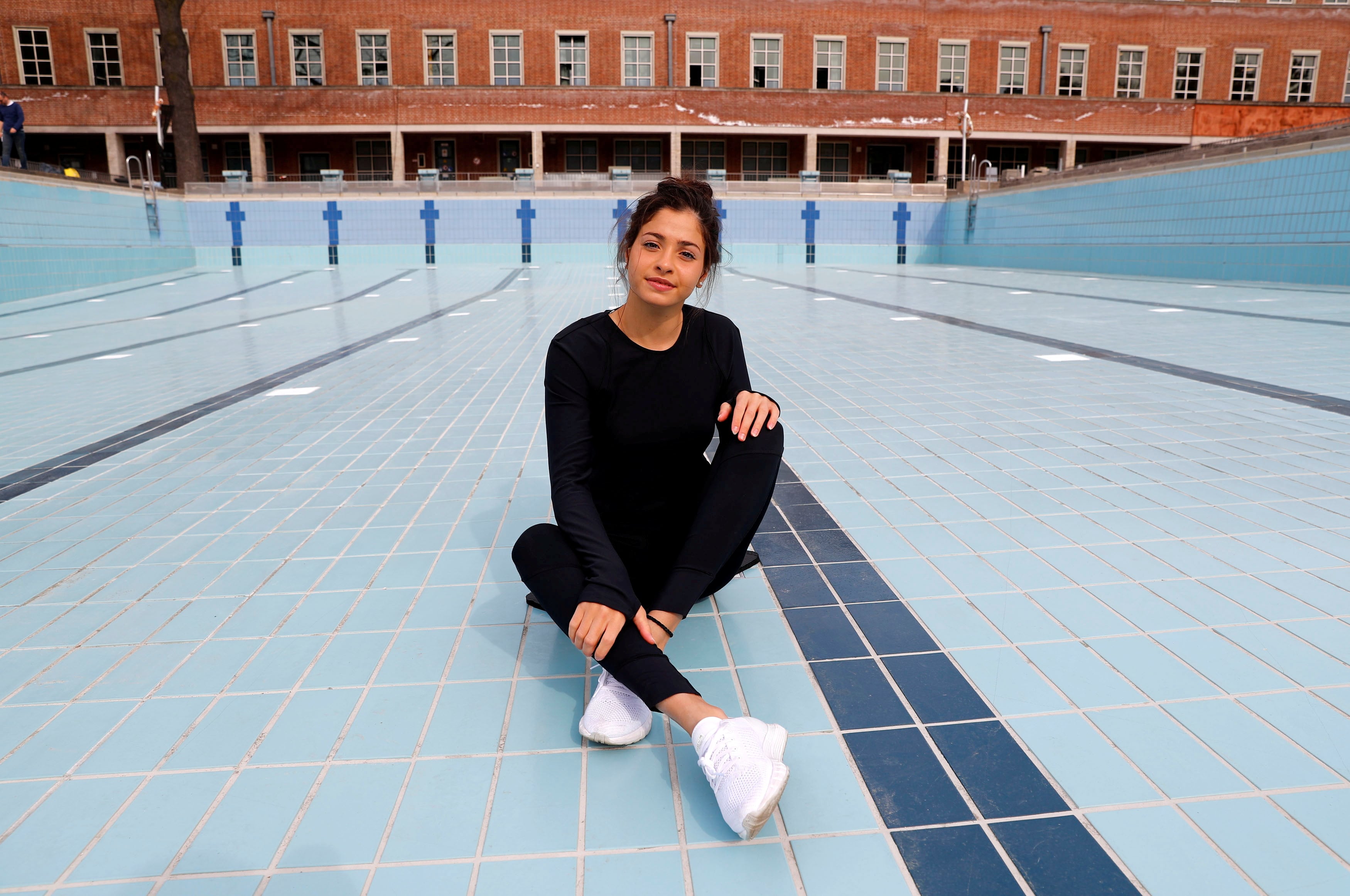 En 2015, Yusra Mardini y su hermana Sara huyeron de Siria ante la violencia y emprendieron una travesía hacia Europa (REUTERS/Fabrizio Bensch)