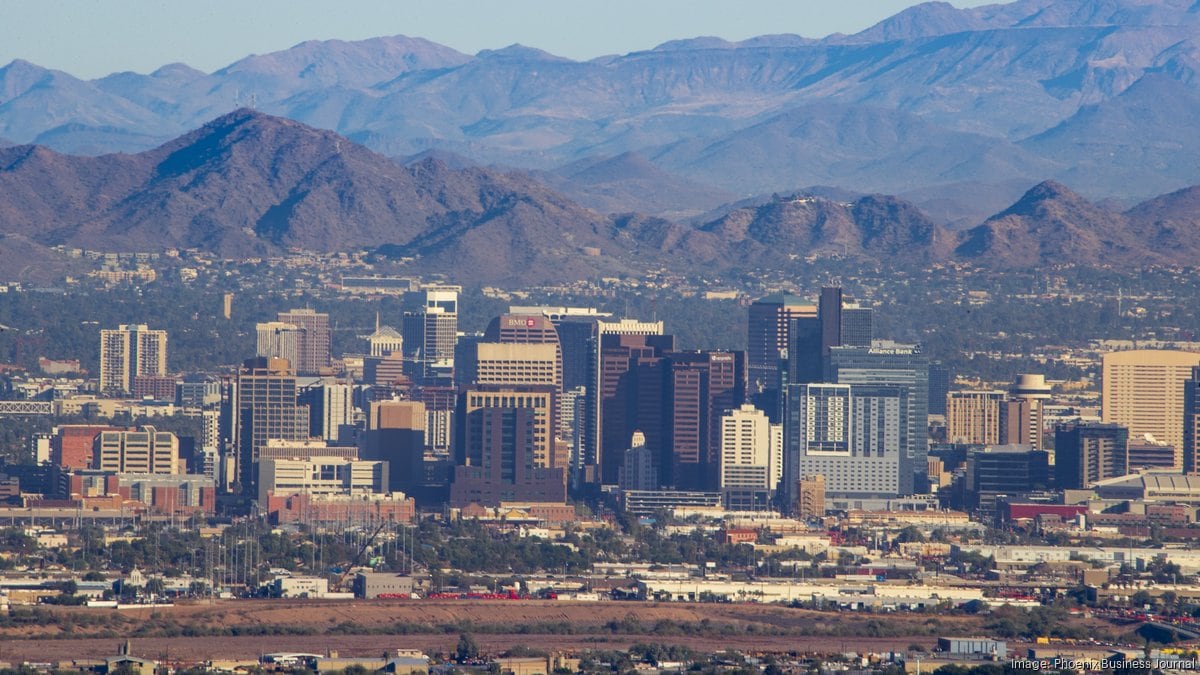 El área metropolitana de Phoenix redujo su fuerza laboral en atención al cliente de 92.970 a 68.930 trabajadores, según datos federales (The Business Journals)