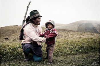 05/02/2021 La exposición internacional 'Somos tierra' llega a Huesca de la mano del Tour Mundial del Banff.
El Tour Mundial del Banff Mountain Film Festival presentará de manera internacional la exposición 'Somos tierra' del montañero y fotógrafo ecuatoriano Juan Sebastián Rodríguez. Se trata de una colección de 22 fotografías de gran formato que tiene a la cordillera de los Andes como hilo conductor. La muestra se inaugurará de manera exclusiva en España el próximo martes, 9 de febrero, en el Palacio de Congresos de Huesca.
CULTURA
BANFF