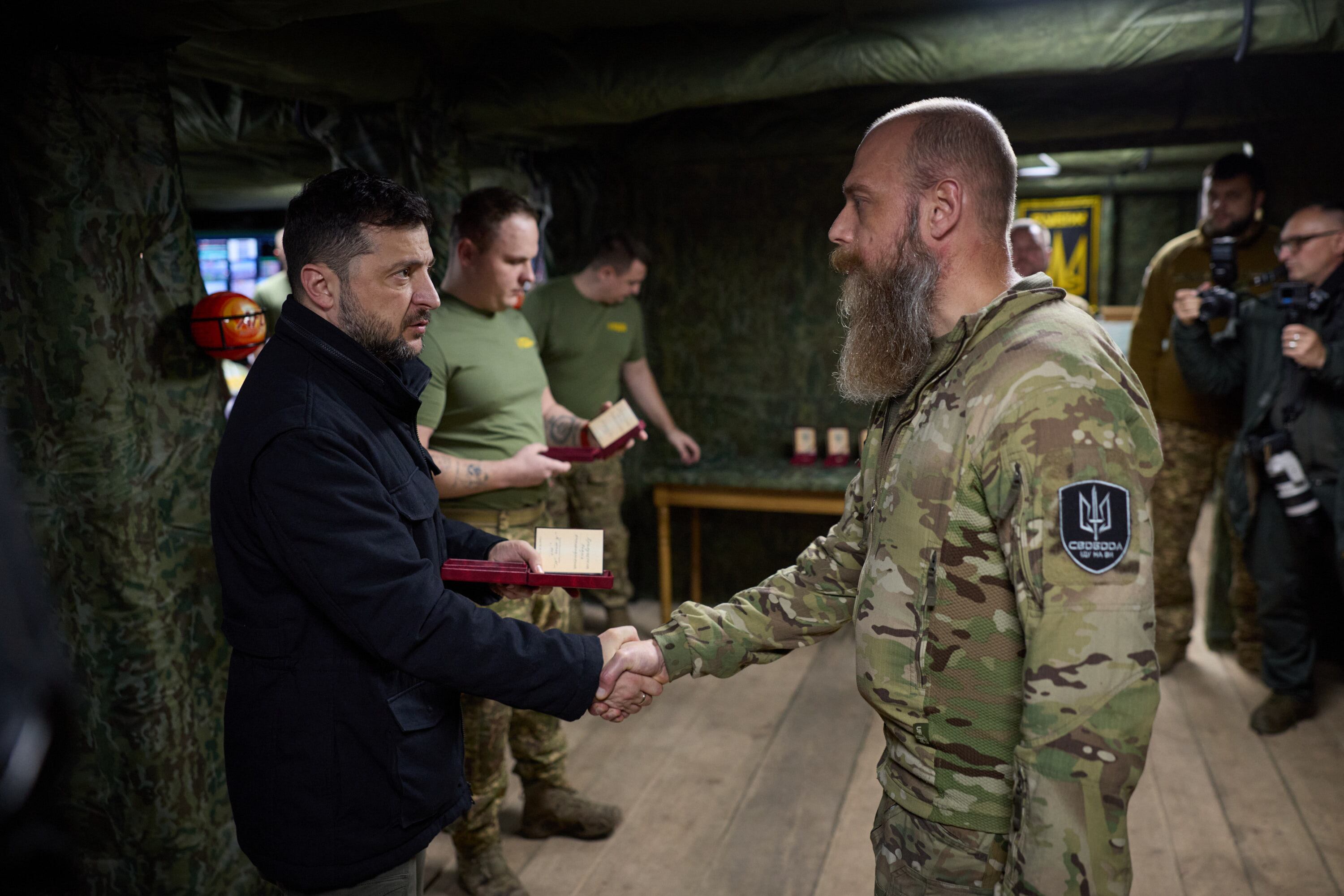 Zelensky visitó tropas cerca de Pokrovsk (Volodmir Zelensky/@ZelenskyyUa a través de X)