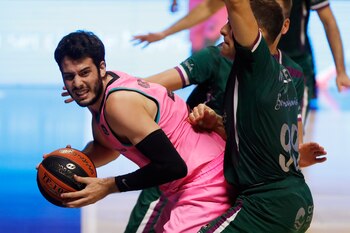 El alero del Barcelona Álex