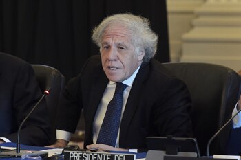 El secretario general de la Organización de los Estados Americanos (OEA), Luis Almagro, cuestionó nuevamente las acciones de la Fiscalía porque entiende que atenta contra el proceso democrático.
Europa Press/Contacto/Lenin Nolly