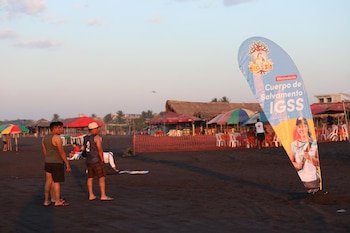 Participantes y espectadores se congregan