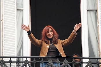 Cristina Kirchner salió al balcón en el Día de la Lealtad