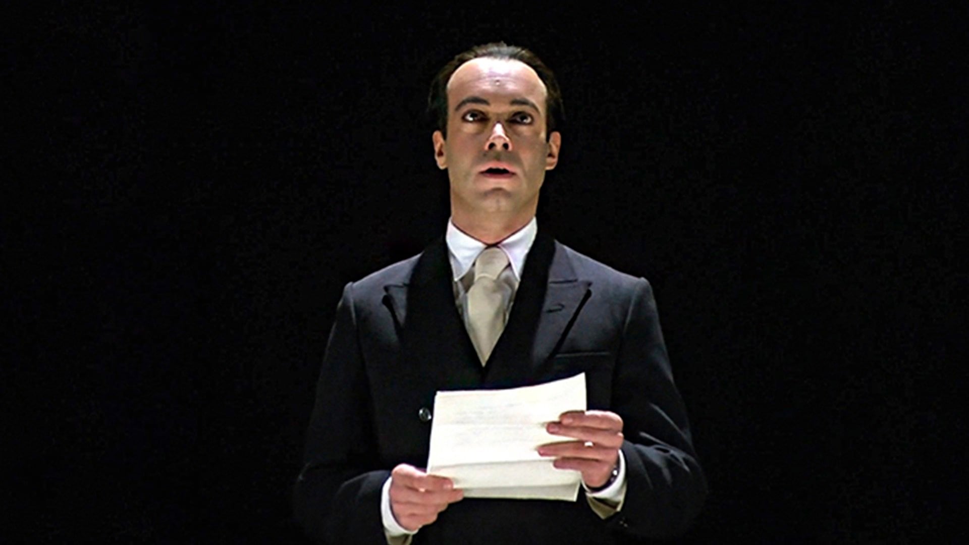 24/09/2026 FlixOlé celebra el legado de Federico García Lorca con una colección especial de adaptaciones y biopics del artista.
En el año en el que se celebra la figura de Federico García Lorca en el 90,º aniversario de su asesinato, y coincidiendo con el estreno en salas de 'La bola negra' de Javier Calvo y Javier Ambrossi, este viernes 25 de septiembre FlixOlé lanza una colección especial que recuerda el legado del célebre autor y su influencia en el cine español. Bajo el título 'Universo García Lorca', la colección incluye tanto adaptaciones de sus obras a la pantalla como biopics, documentales y piezas audiovisuales que, en general, aluden a su figura.
SOCIEDAD CULTURA
FLIXOLÉ