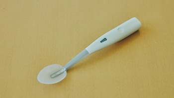 La cuchara está compuesta de