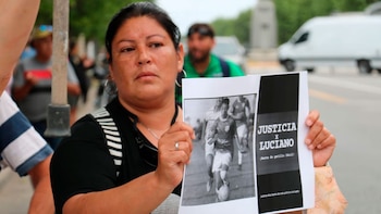 Marcha de vecinos y familiares