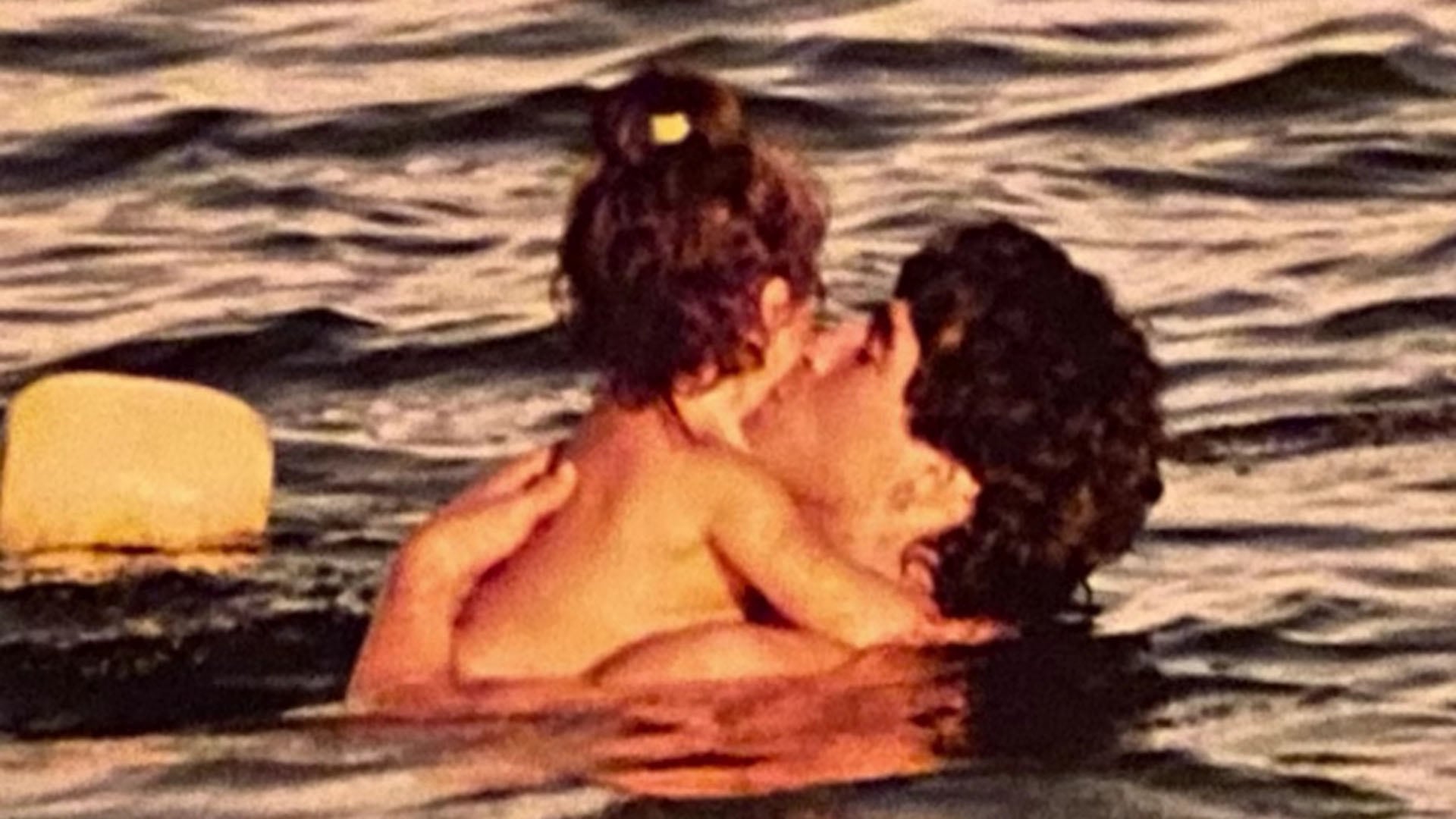 Diego Maradona con Gianinna cuando era bebé
