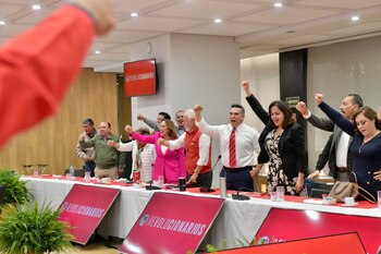 El líder del PRI se