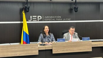 Excomandante del Ejército y otros