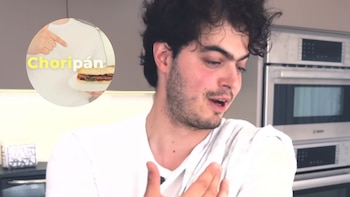 El hijo de Cristina Hurtado volvió a conquistar las redes sociales: ahora enseñó cómo preparar un choripán casero con su exitoso chimichurri
