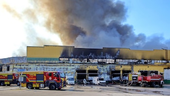 Al menos una víctima mortal y doce heridos en bombardeos rusos contra Kiev