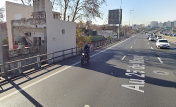 Así son los guardarraíls de la autopista 25 de Mayo en la zona del accidente