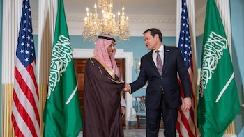 Arabia Saudí y EEUU abogan por reforzar su alianza y la seguridad marítima en Ormuz y Bab el Mandeb
