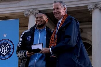 Alexander Callens recibió las llaves