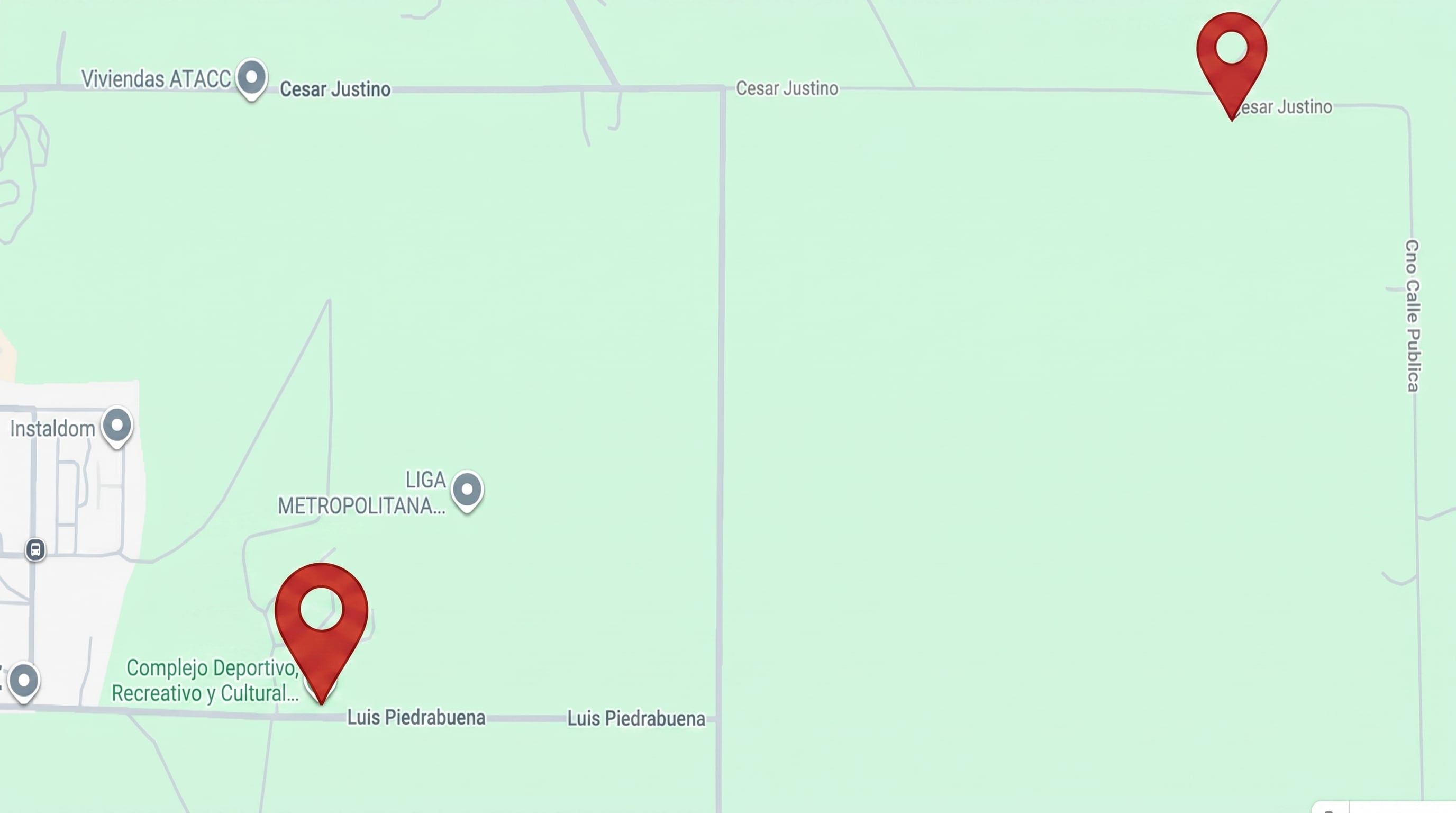 Abajo, el lugar donde el detenido jugaba al fútbol. Arriba a la derecha es la zona donde encontraron los restos de Agostina Vega