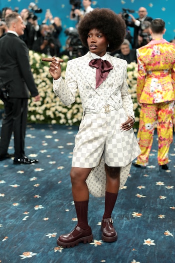 Doechii posando durante la Met