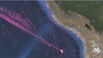 Flota china de calamar culmina migración: cerca de 400 barcos se concentran frente a Mollendo