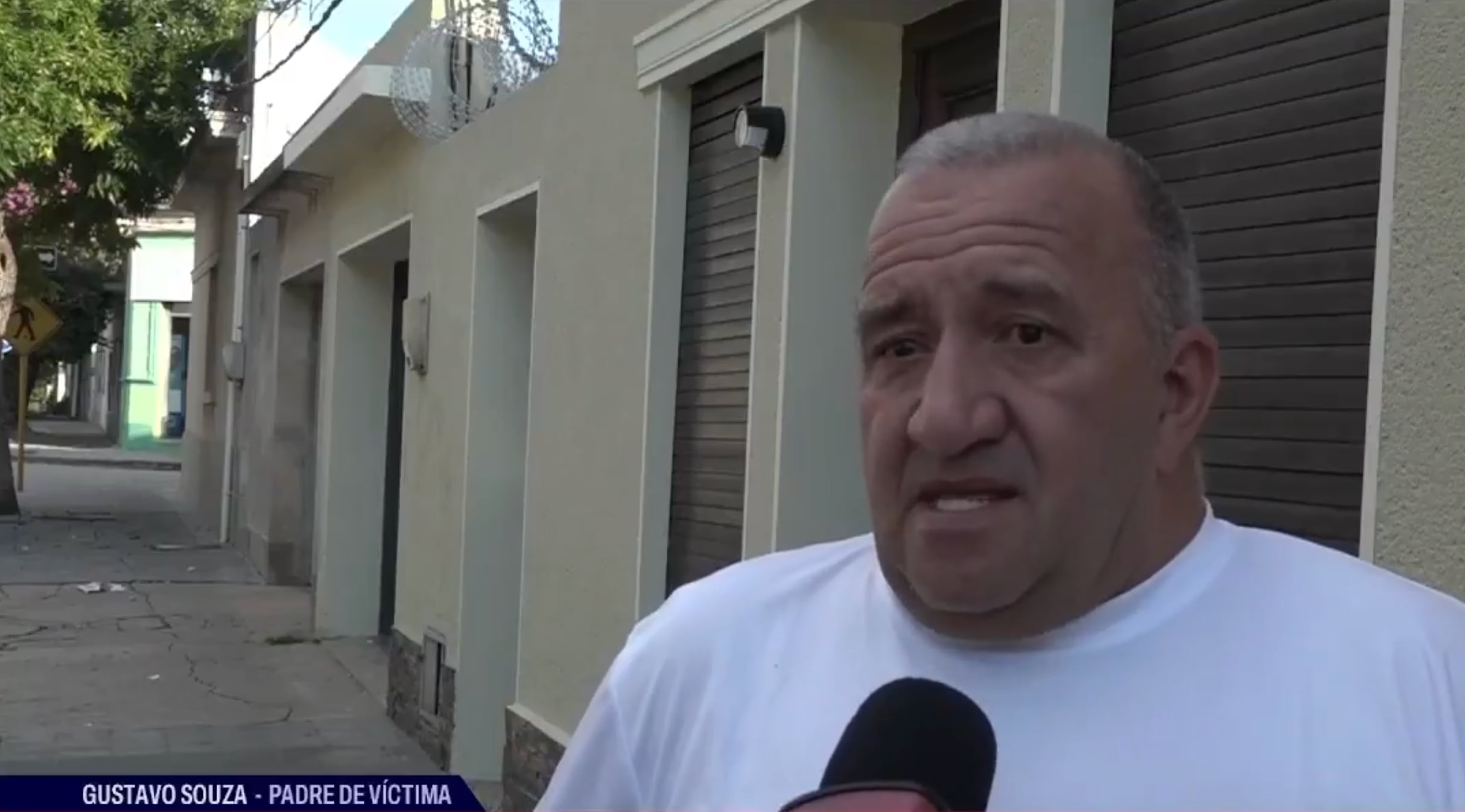 Gustavo Souza, padre, suegro y abuelo de víctimas de un siniestro en Florida (Captura Telemundo/Canal 12)