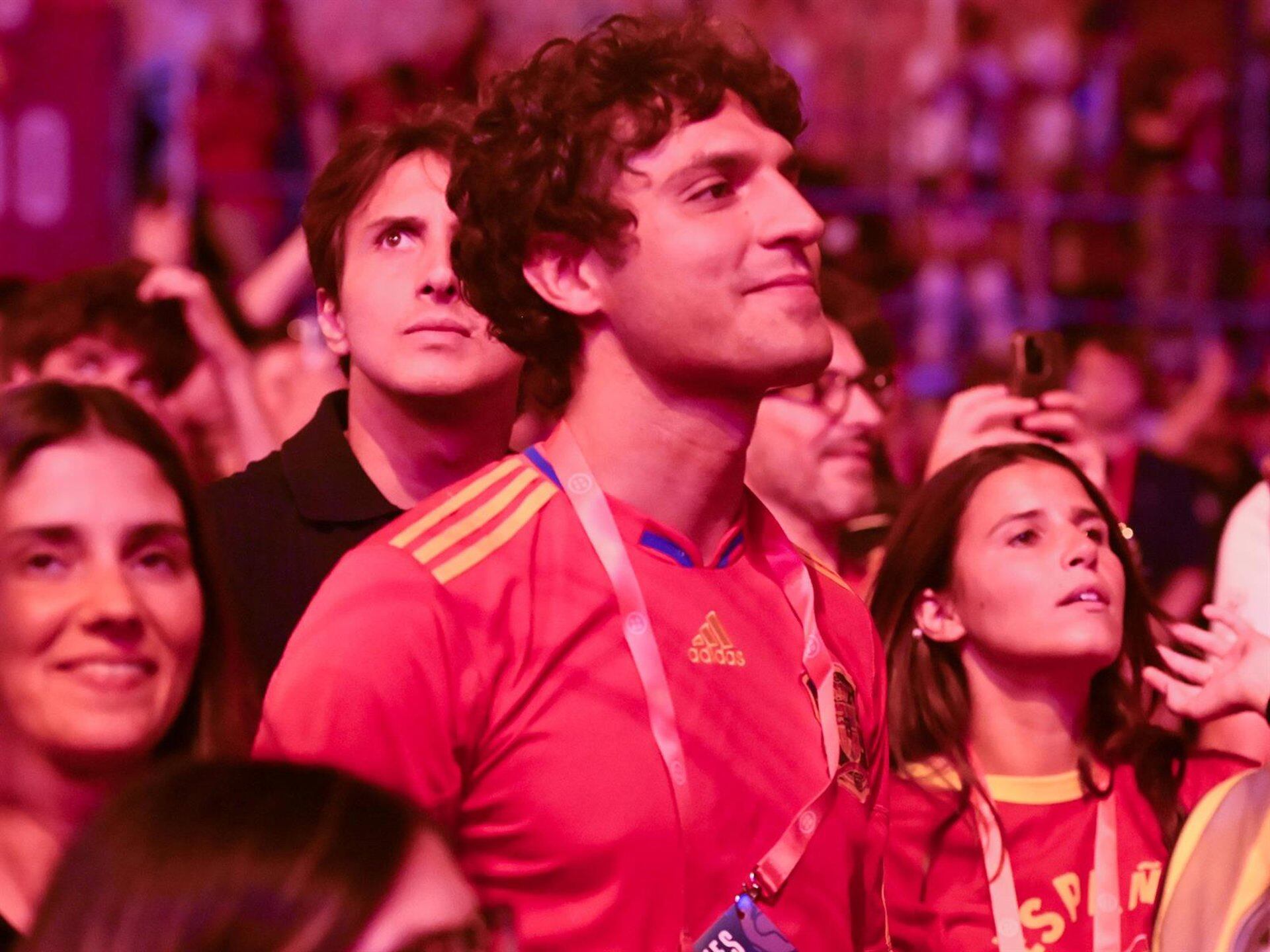 Tana Rivera y Roca Rey, espectadores de excepción de la fiesta de la Selección con Eugenia Martínez de Irujo