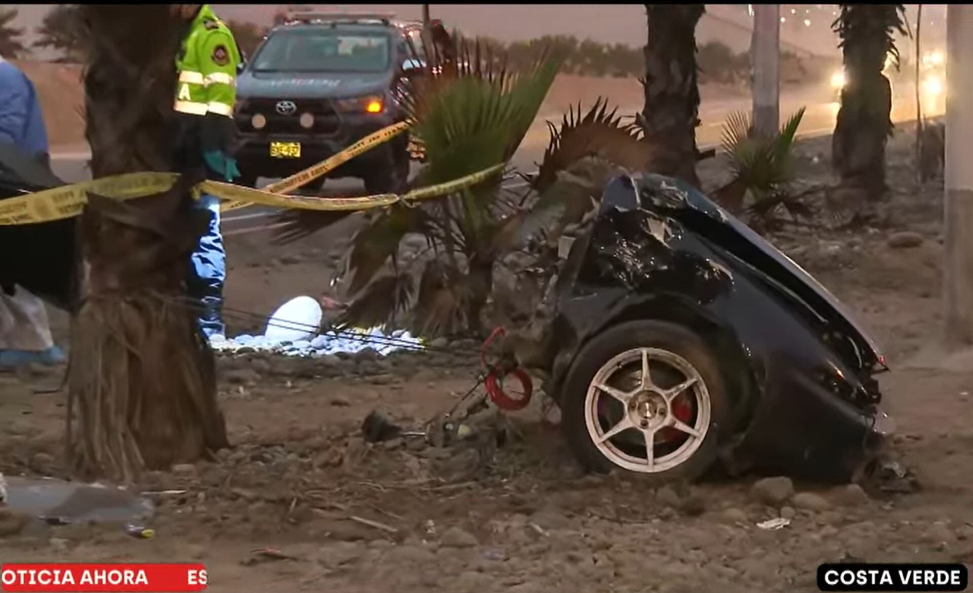 Tragedia en la Costa Verde: mujer falleció al partirse en dos el auto en que viajaba tras chocar contra un poste